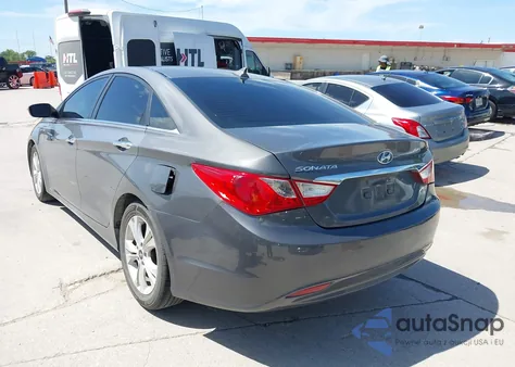 2013 Hyundai Sonata Limited z USA, uszkodzony, nr VIN 5NPEC4AC4DH614099